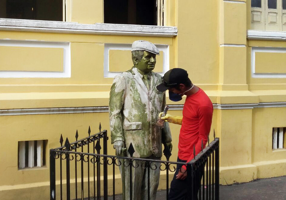 Estátua de Jorge Amado recebe revitalização da pintura - Secom (1)